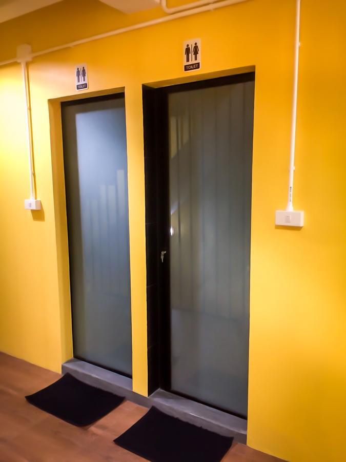 Hostel Artistel (Adults Only) Chiang Mai Exterior foto