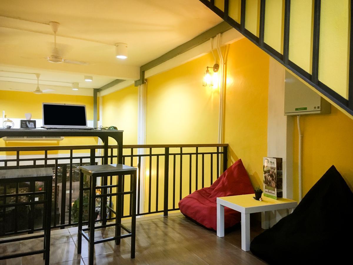 Hostel Artistel (Adults Only) Chiang Mai Exterior foto