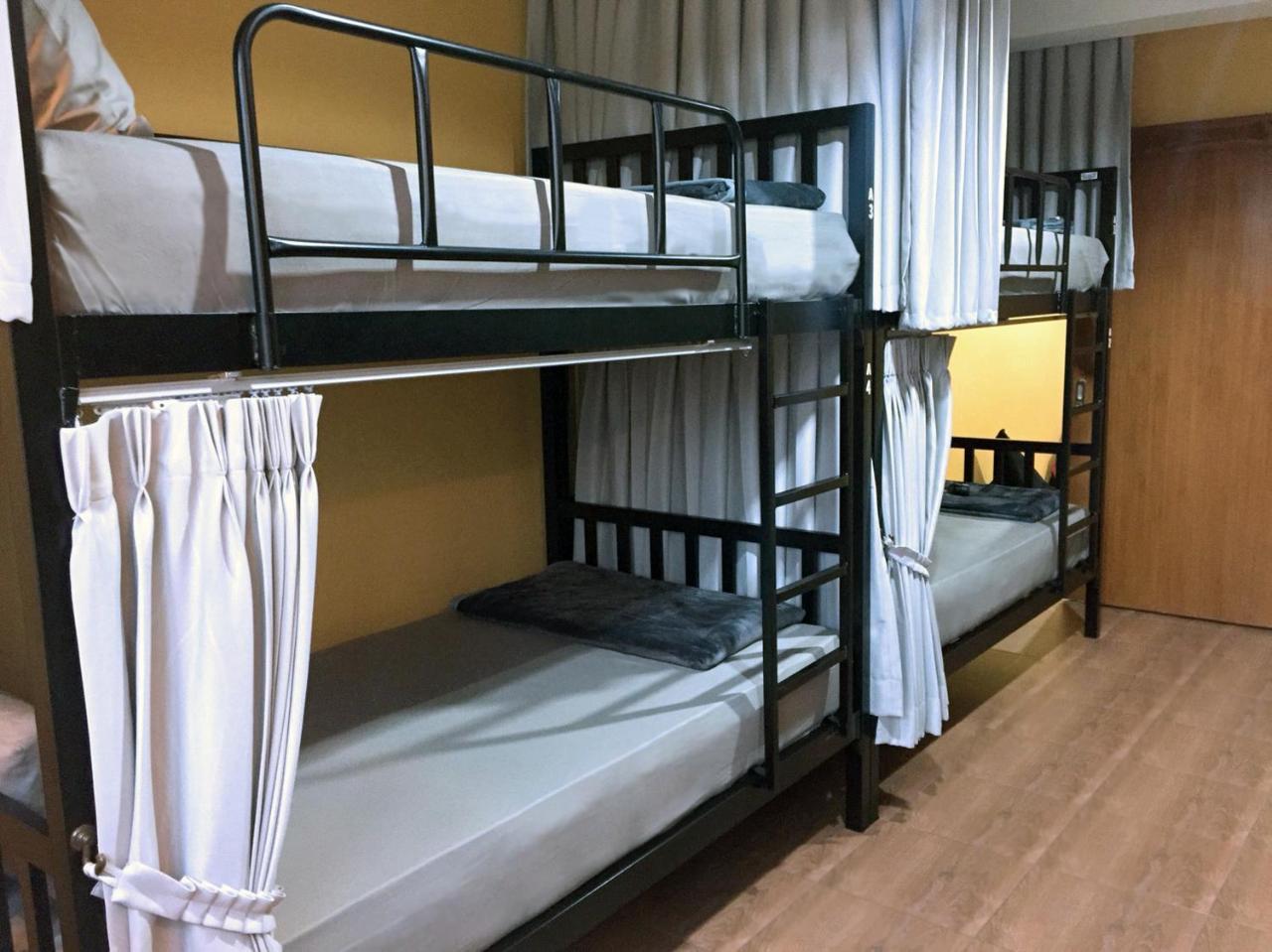 Hostel Artistel (Adults Only) Chiang Mai Exterior foto